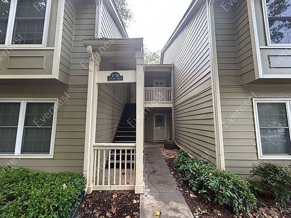 3rd image of 24 Doranne Ct