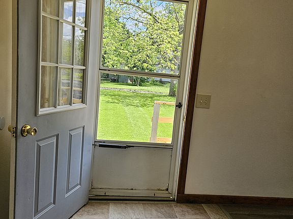 5th image of 211-213 S Cherry St #215