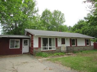 371 Wrentham Rd, Bellingham, MA 02019