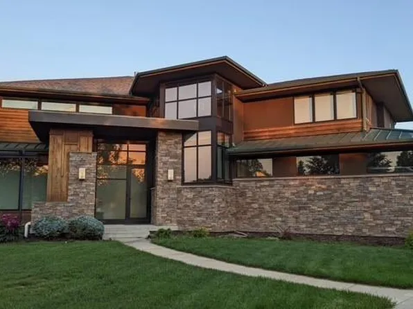 15201 Bond St, Overland Park, KS 66221