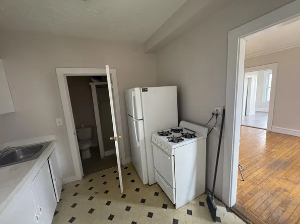 11 Grant St #9, Portland, ME 04101