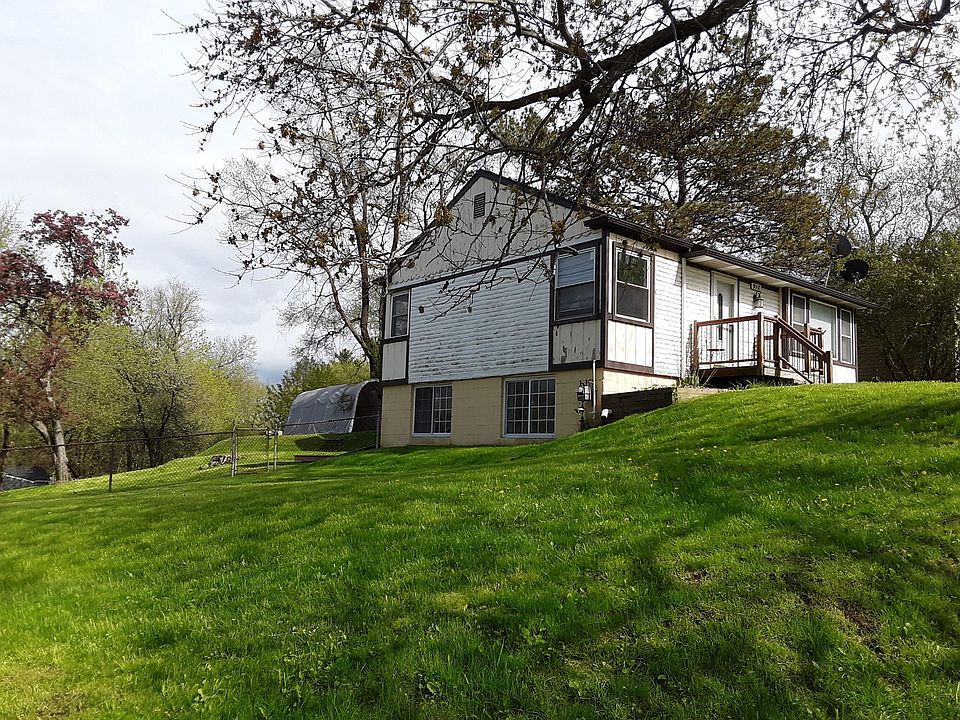 2nd image of 910 Charlton Blvd