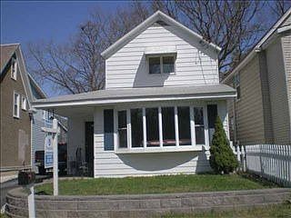 2nd image of 55 Williams St