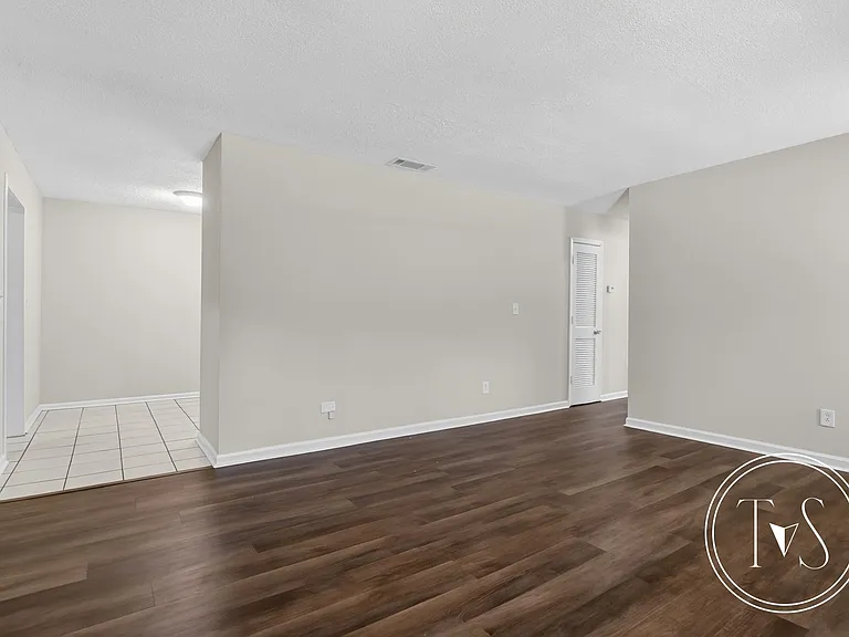 113 Elm St — Photo 8