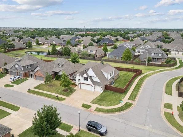 901 NW 184th Ct, Edmond, OK 73012