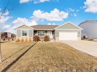 5612 W Holbrook Cir, Sioux Falls, SD 57107