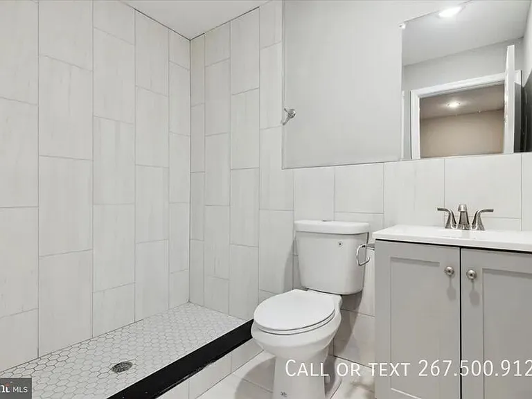1230 N Marshall St #3R — Photo 11