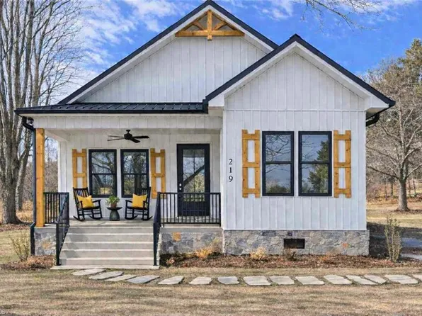 219 Grayson St, Sparta, NC 28675