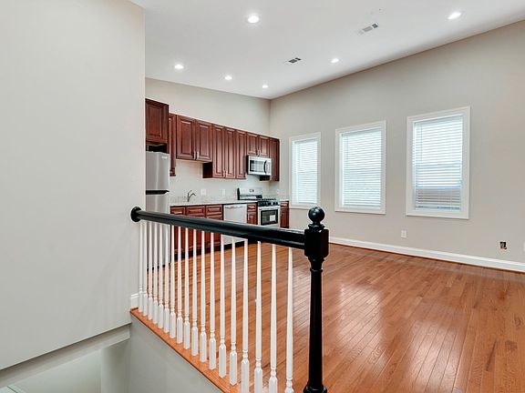 5th image of 3015 N Calvert St APT 3