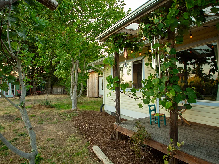 1281 E Anderson Rd — Photo 60