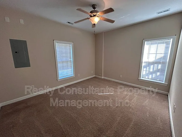 4540 Pebble Lake Dr — Photo 92