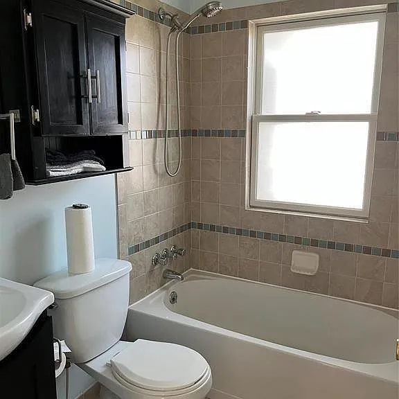 371 E Oakridge St — Photo 9
