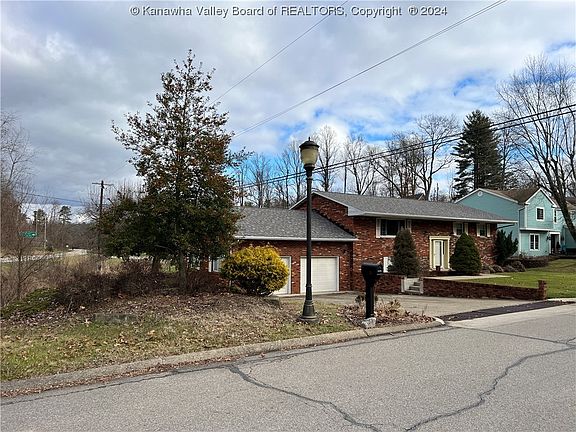 2nd image of 21 Oak Dr