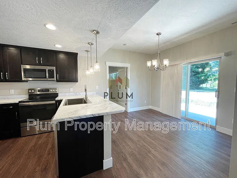 2795 Hamilton Way #B — Photo 6