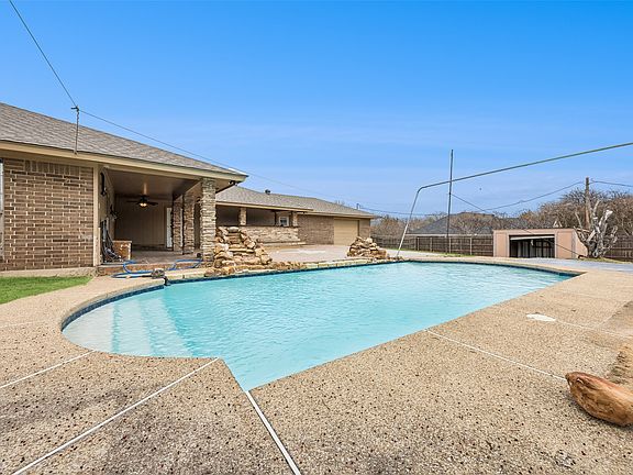 3rd image of 116 Timberview Ct