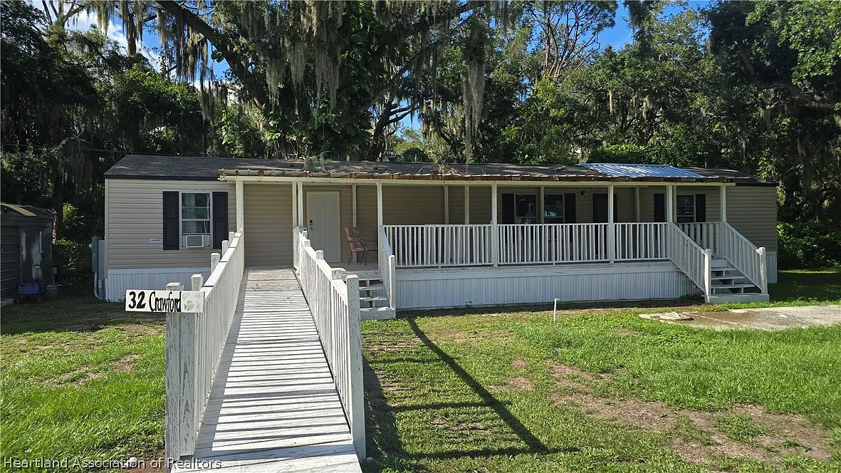 3 bed, 2.0 bath, 1088 sqft, $1,300 — Photo 1