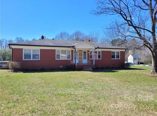 2123 Oakdale Rd, Charlotte, NC 28216