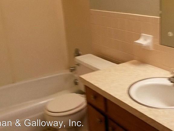 5th image of 3200B Martha Dr