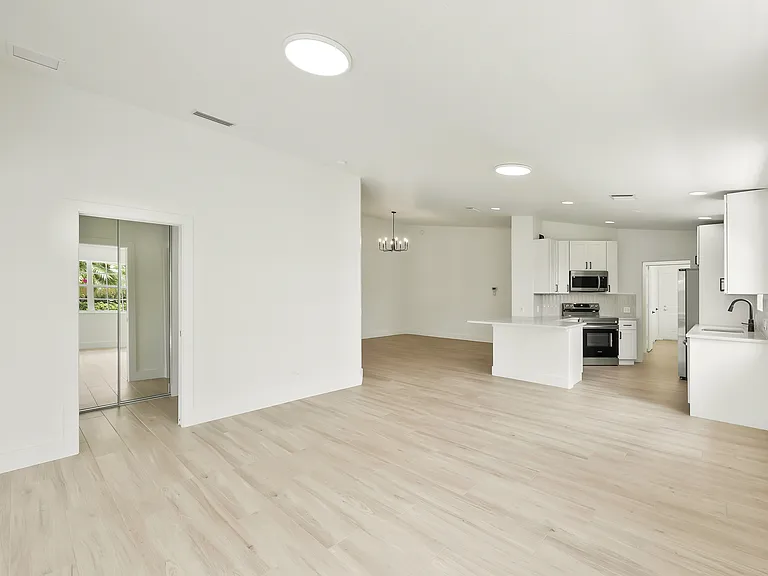 28050 Boccaccio Way — Photo 10