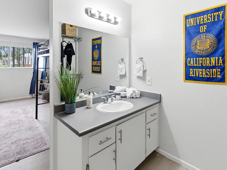 University Crest Apartments - Near UCR — Photo 31
