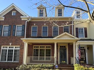 206 Oak Knoll Ter, Rockville, MD