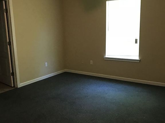 3rd image of 1725 Garden Park Dr #A
