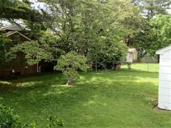 5th image of 4616 Clifford St