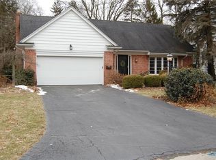 6861 Fredericksburg Dr, Sylvania, OH 43560