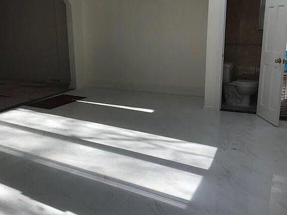 4th image of 1426 Waters Edge Dr