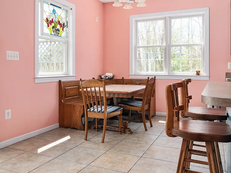 1097 Underwood Rd — Photo 18