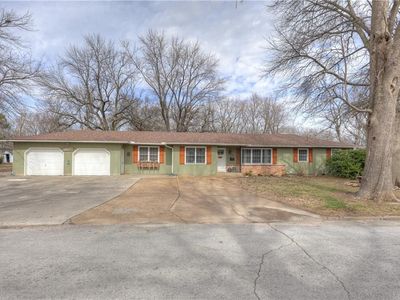 114 E Howard St, Girard, KS, 66743