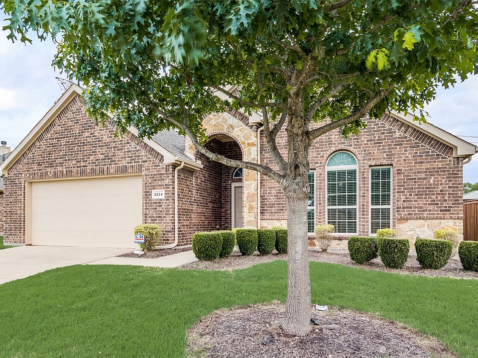 1st image of 2211 Liriope Ln
