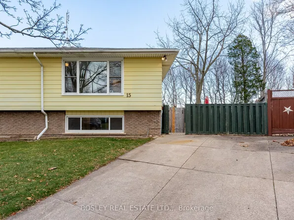 15 Alden Ct, Saint Catharines, ON L2T 3X2