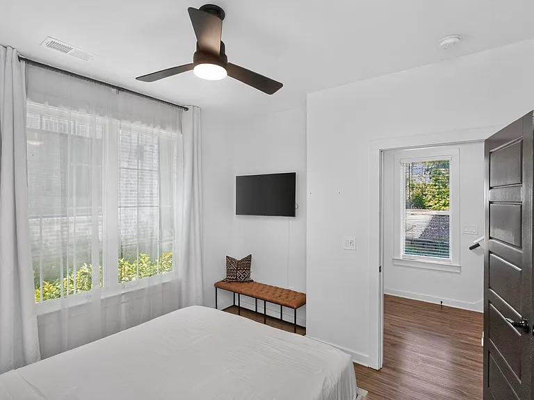 738 Douglas Ave #13 — Photo 11
