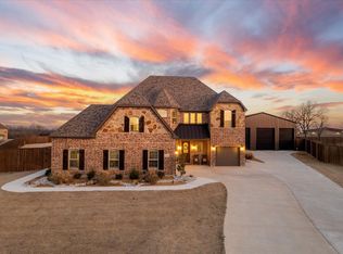 104 Walnut Dr, Van Alstyne, TX 75495