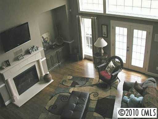 2nd image of 1068 Lizzie Ln