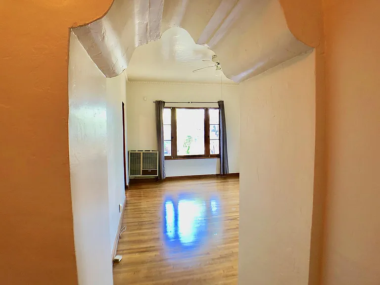 1352 W 10th St #3 — Photo 19