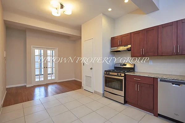 Rented by Uptown Property Group | media 39