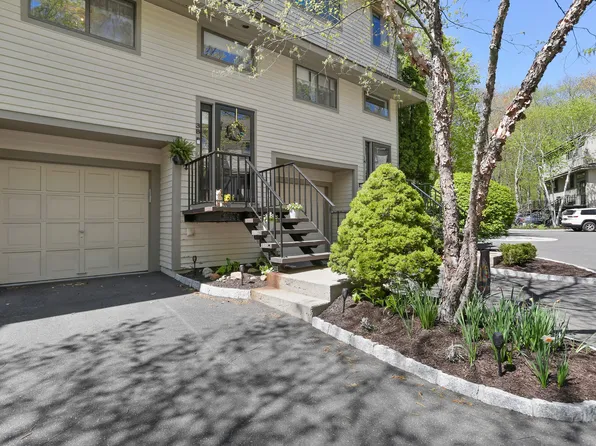 2435 Bedford Street #3B, Stamford, CT 06905