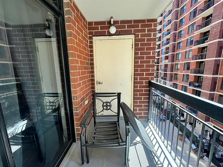 700 1st St #5D — Photo 20