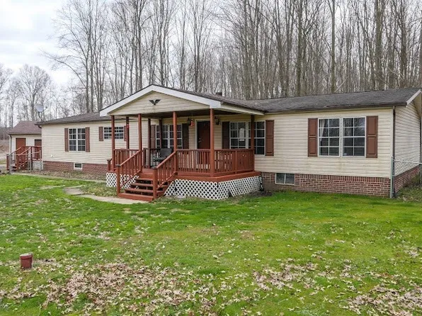 924 N Jewell Rd, Newton Falls, OH 44444