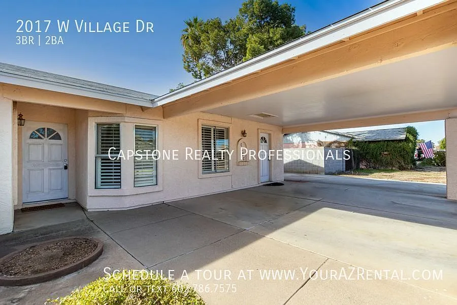 Your Next Home Awaits: 3 Bedroom, 2 Bathroom home in Phoenix! — Photo 2