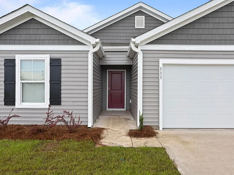 111 Cassidy Ln — Photo 2