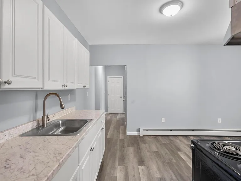 75 Fairview St — Photo 7