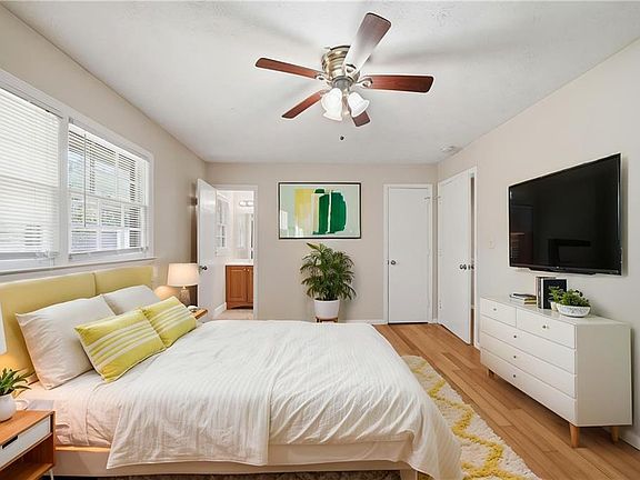 5th image of 2937 Pebble Ln
