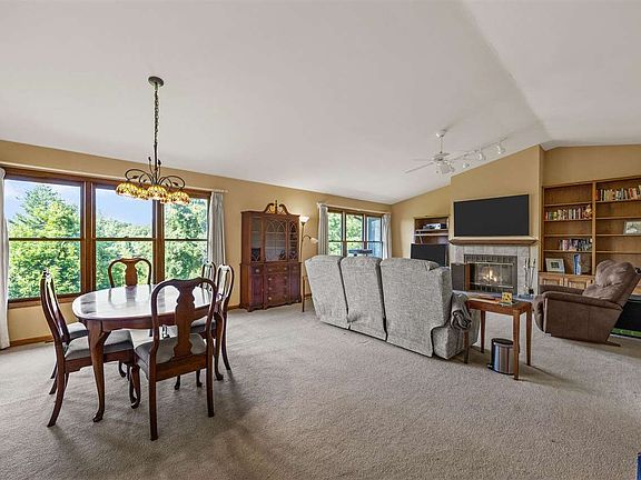 5th image of 37 Lakeview Knl NE