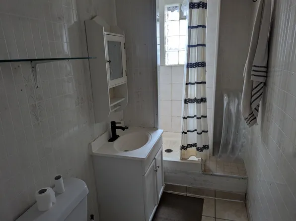 3369 Comstock St #2, Hamtramck, MI 48212