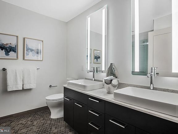 4th image of 70 N St SW #503