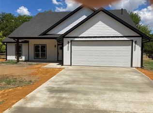 805 Gene Autry Dr, Tioga, TX 76271
