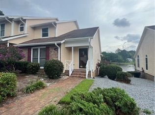 445 Lands End Rd, Fayetteville, NC 28314